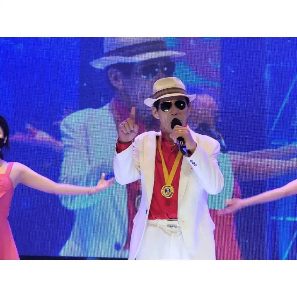artist-header-image