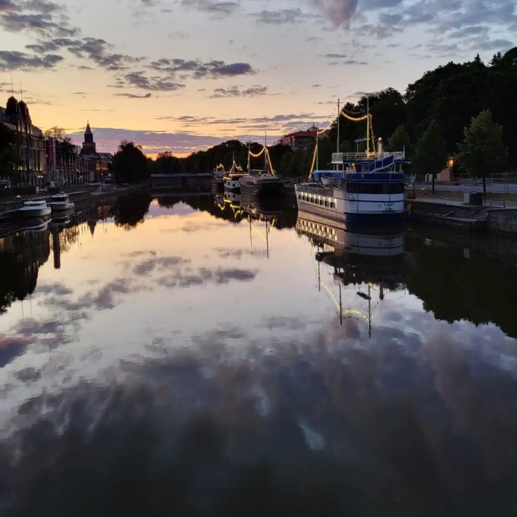 header-image