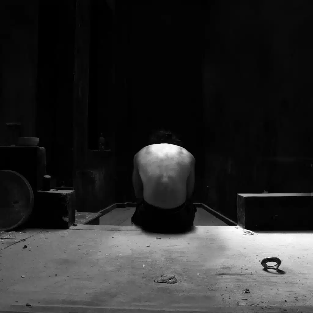 artist-header-image