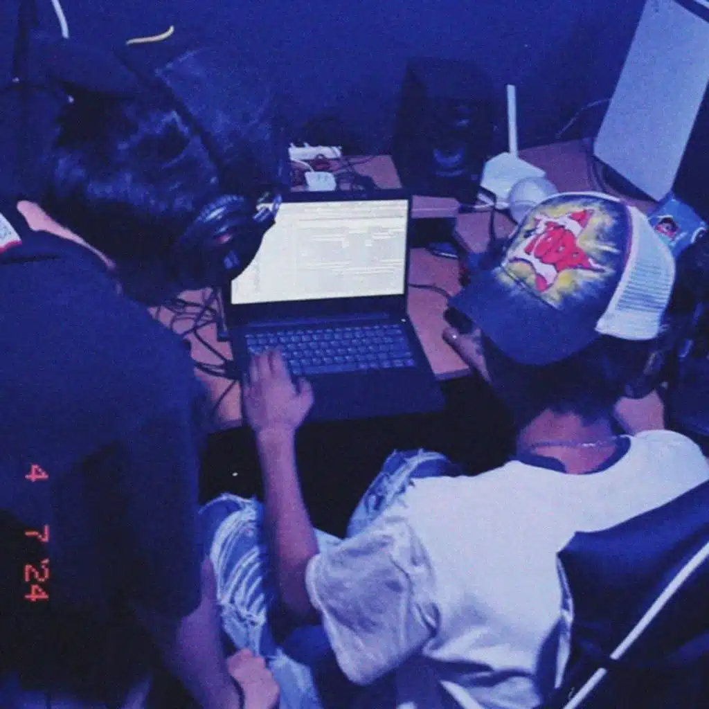 artist-header-image