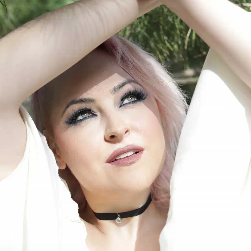 artist-header-image