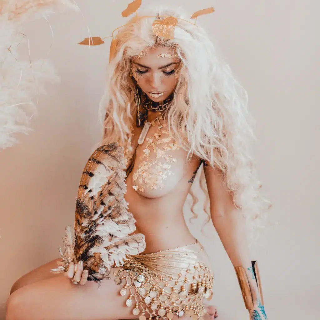 artist-header-image