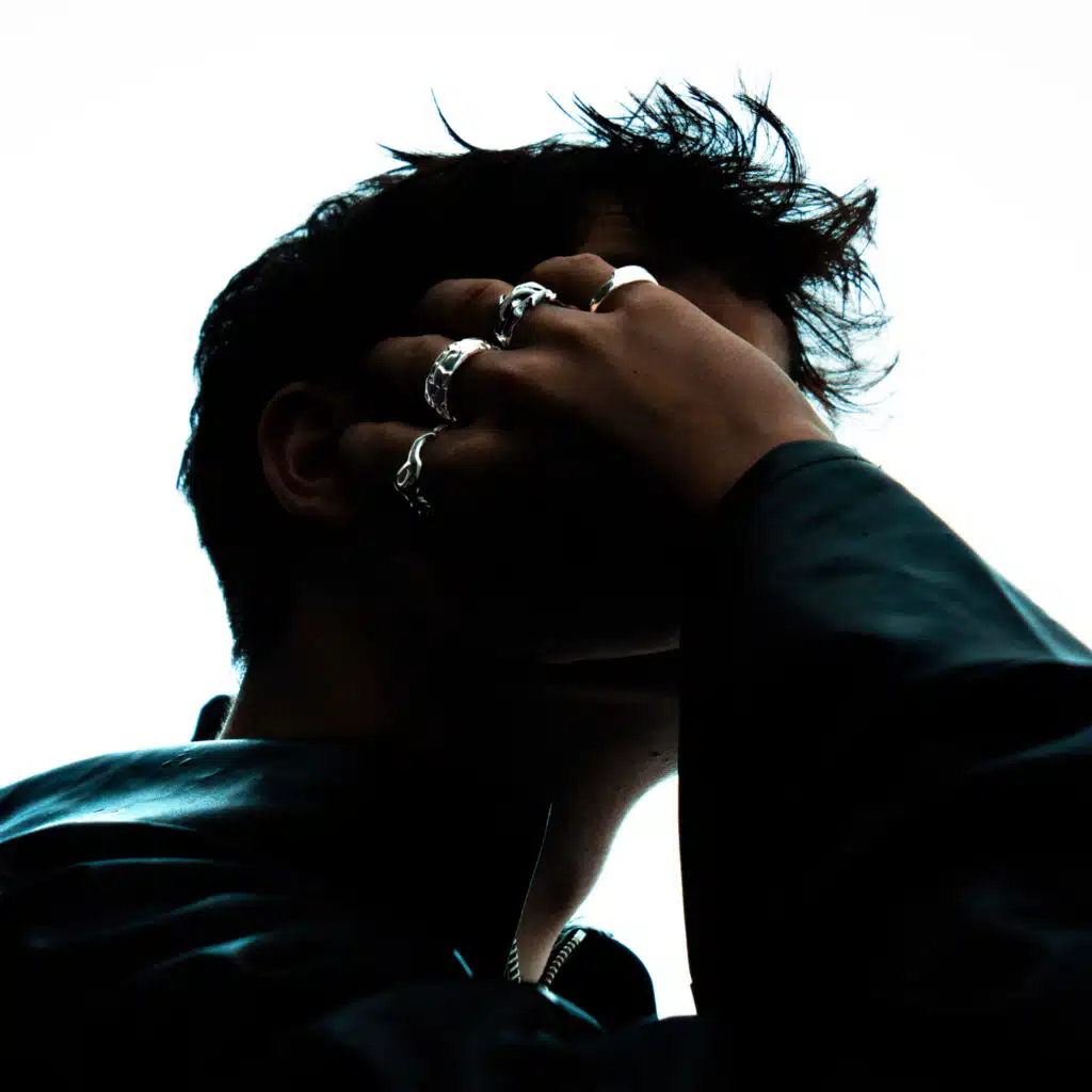 artist-header-image