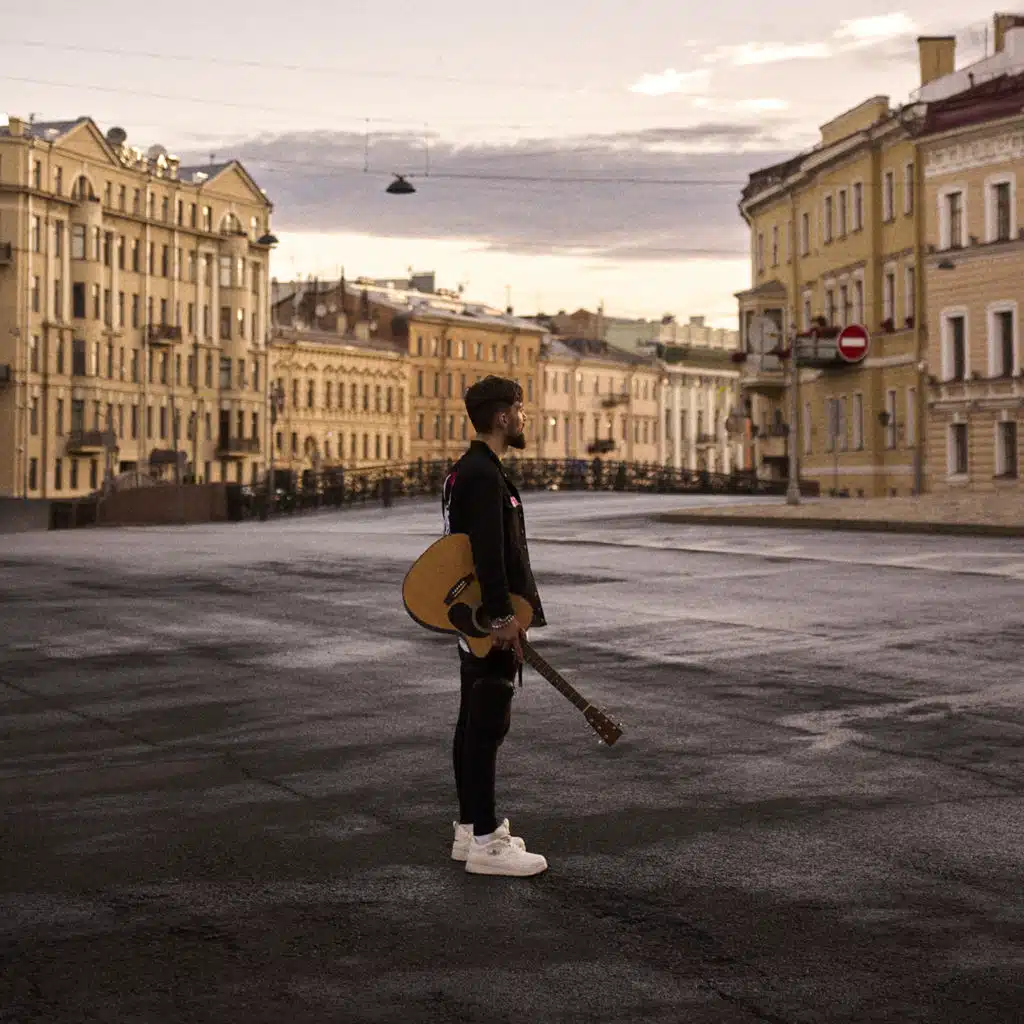 artist-header-image