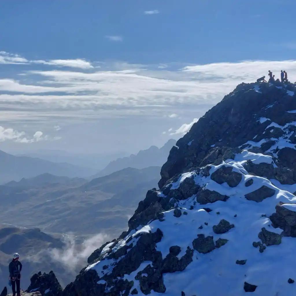header-image