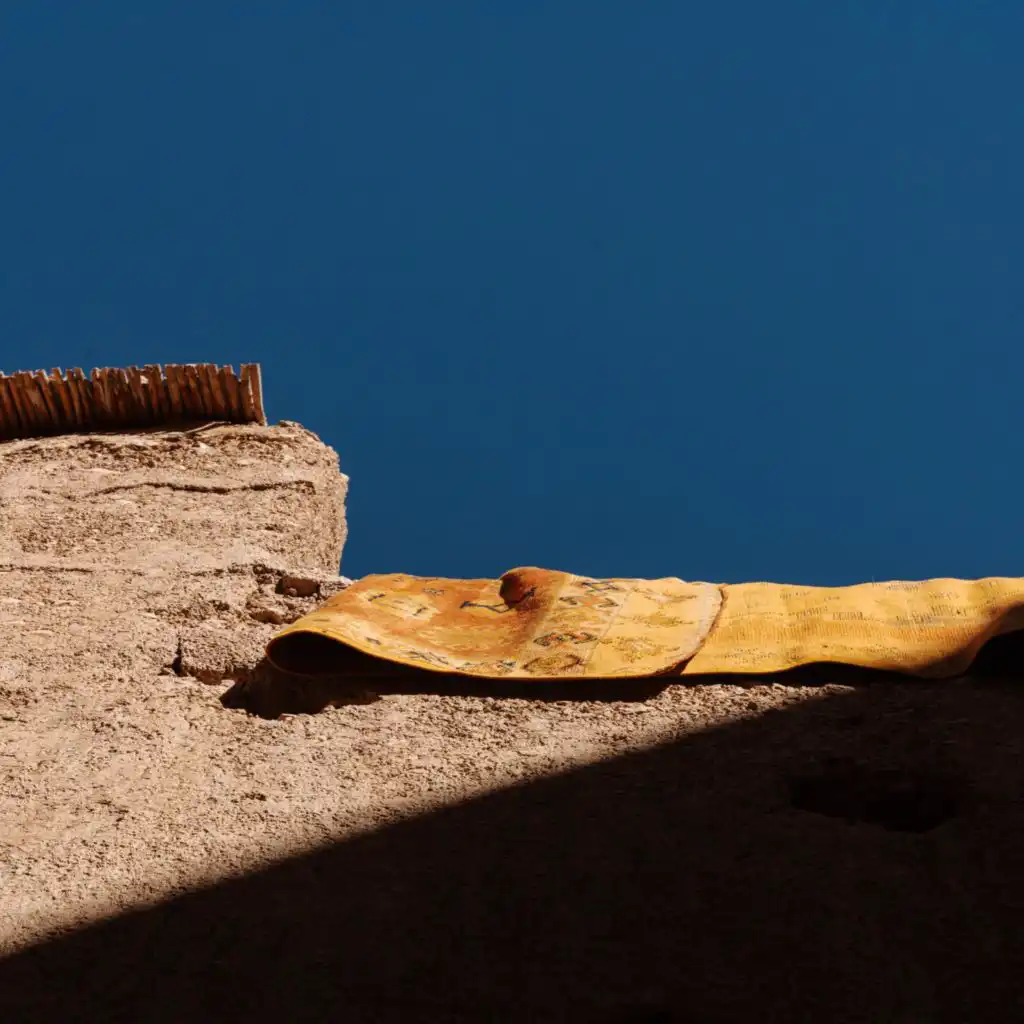 artist-header-image
