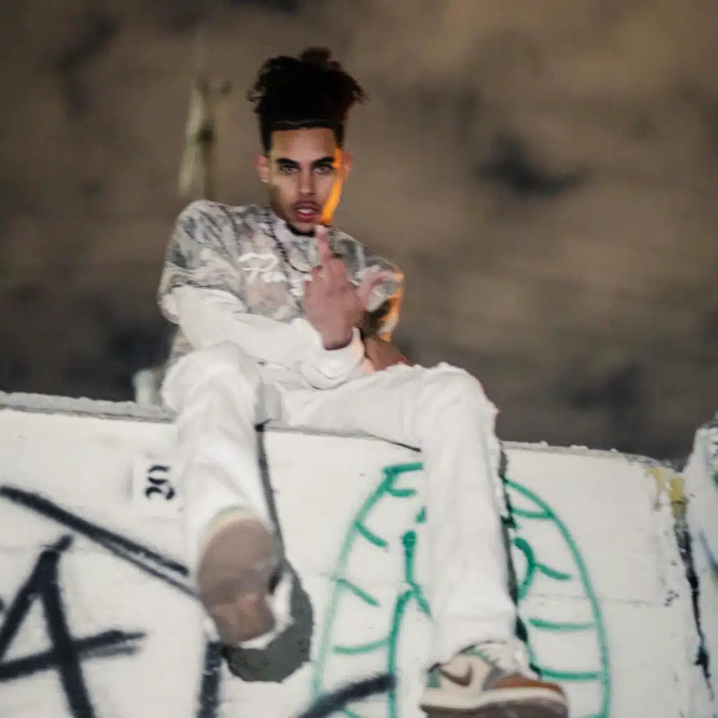 artist-header-image