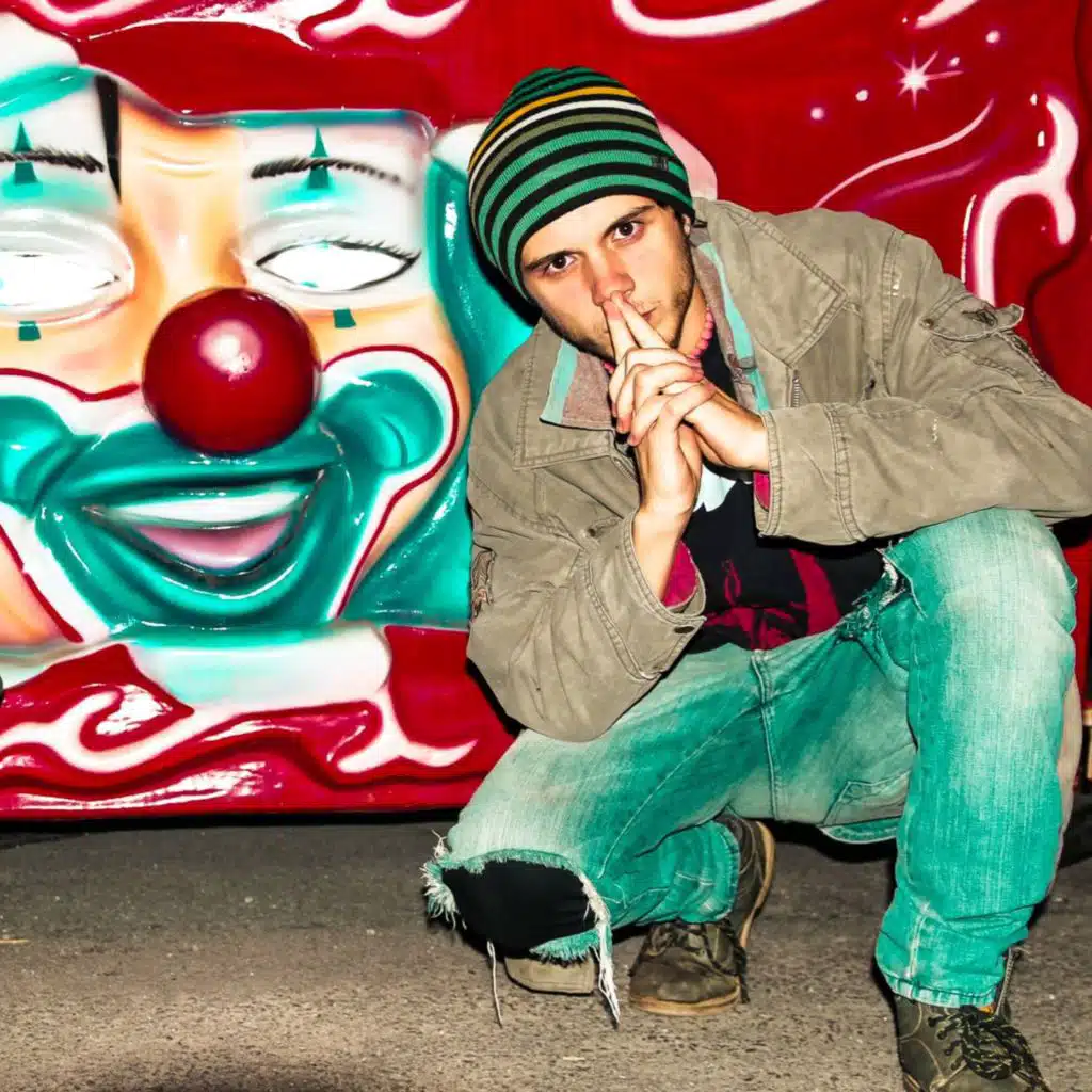artist-header-image