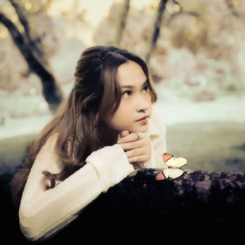 artist-header-image