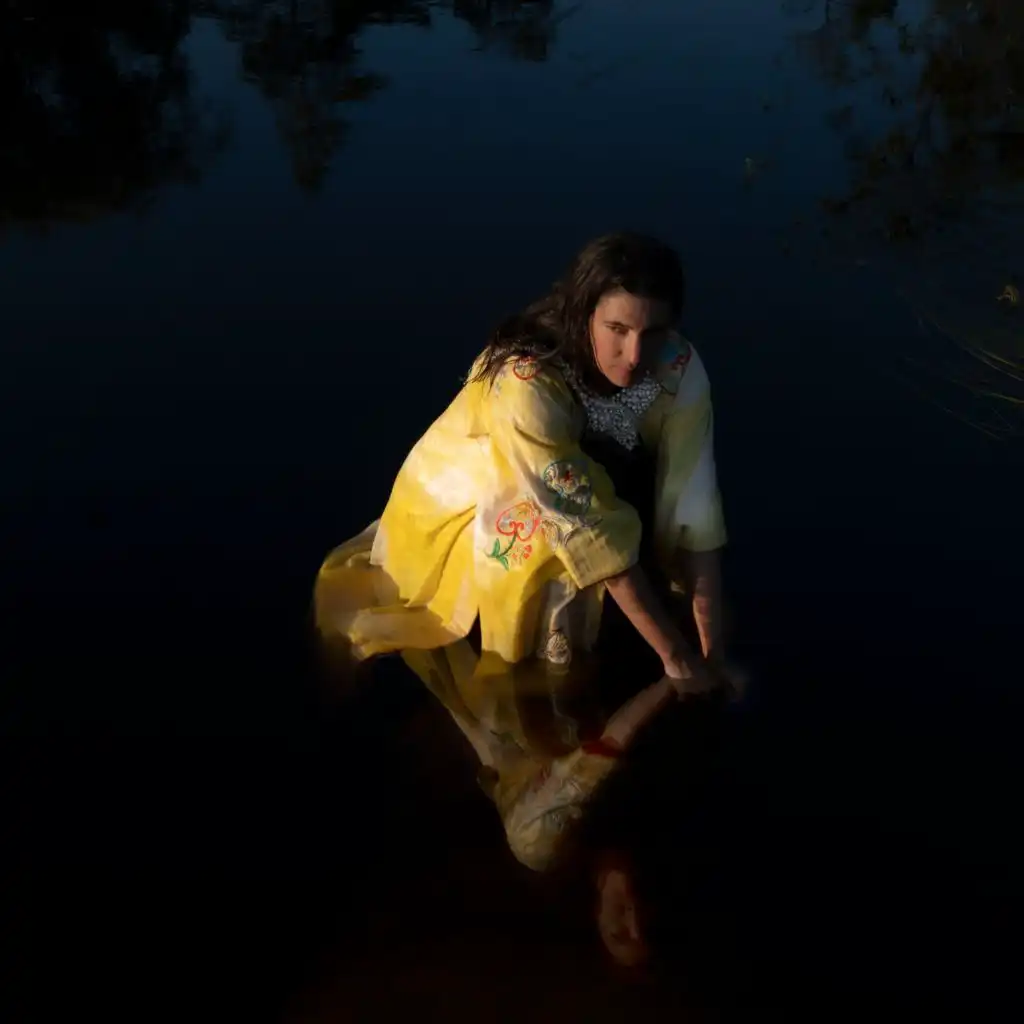 artist-header-image