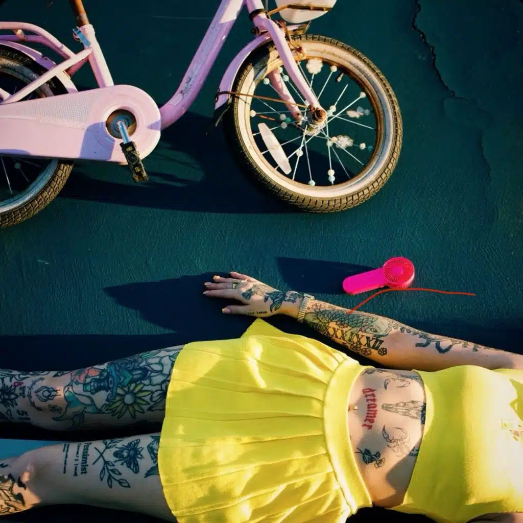 artist-header-image
