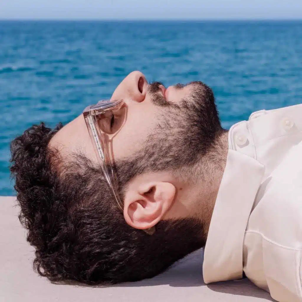 artist-header-image
