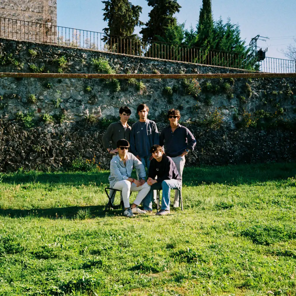 artist-header-image
