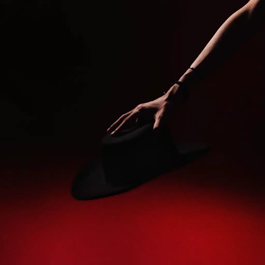artist-header-image