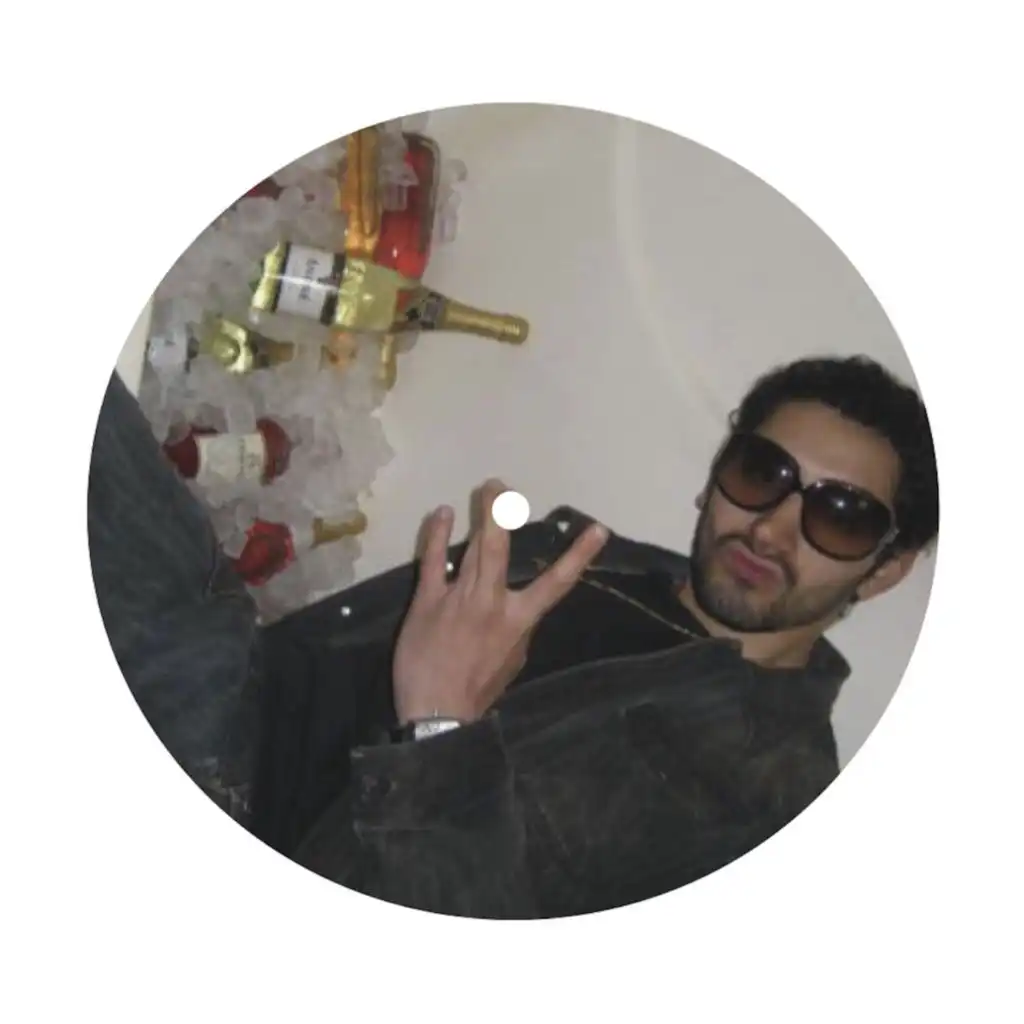 artist-header-image