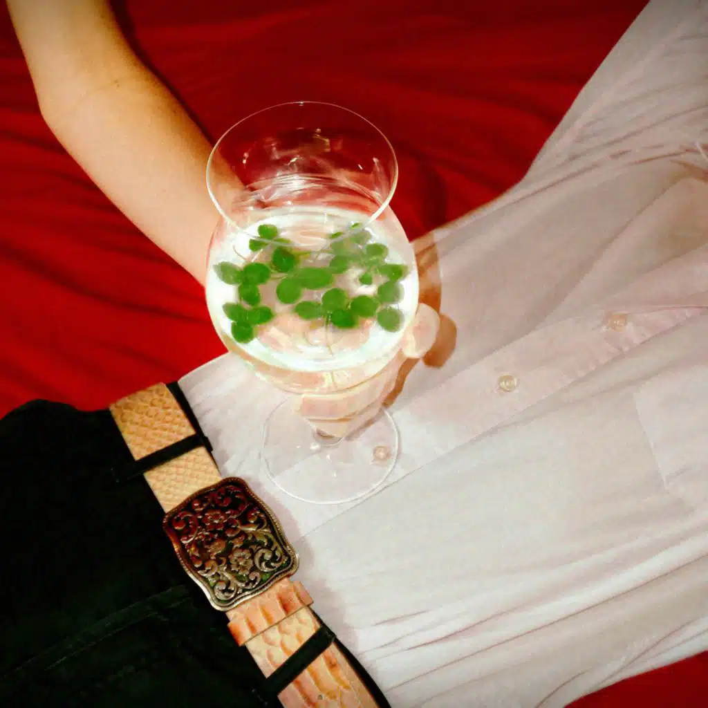 artist-header-image