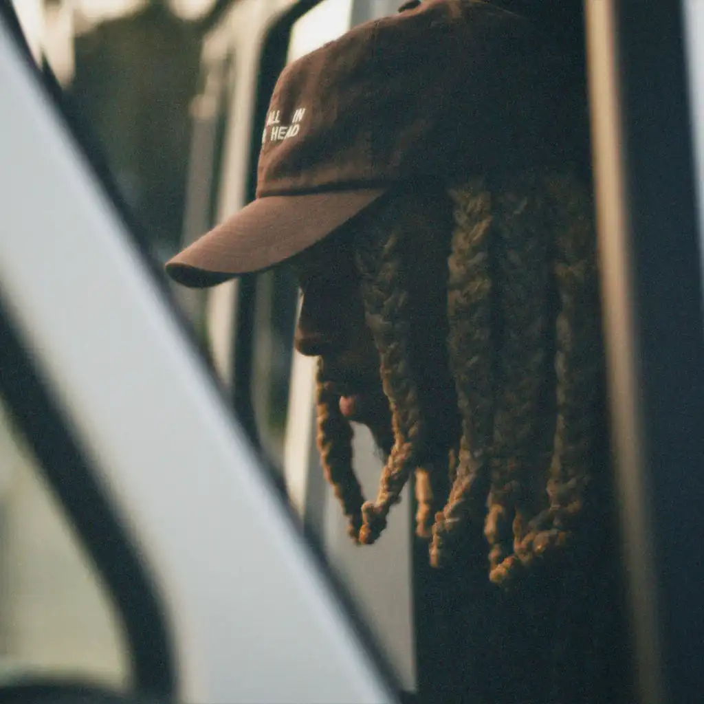 artist-header-image