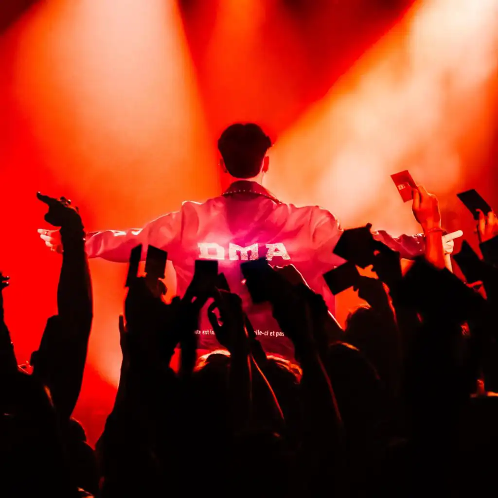 artist-header-image
