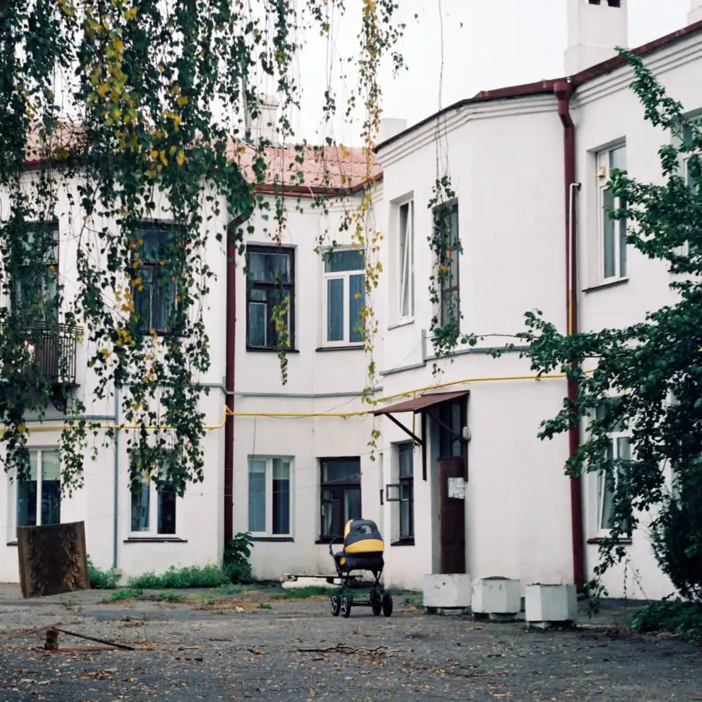 artist-header-image
