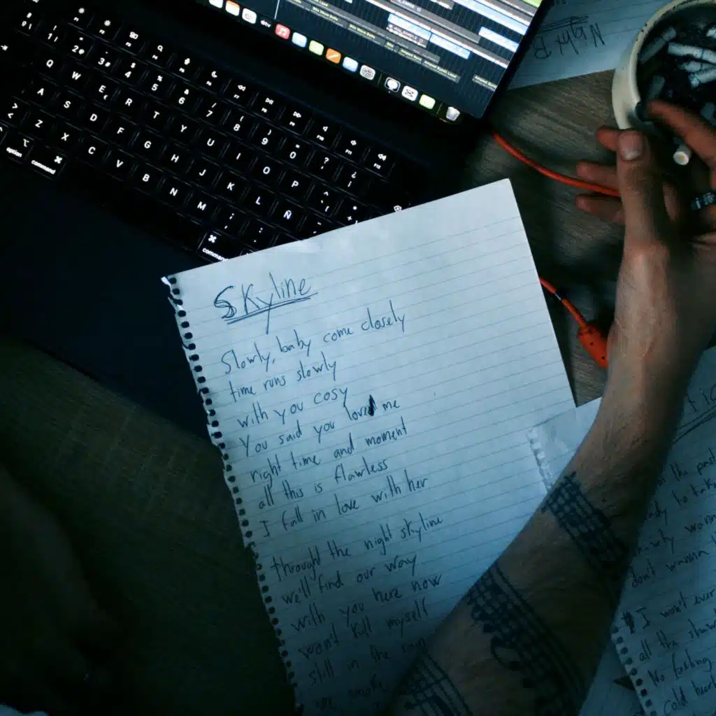 artist-header-image