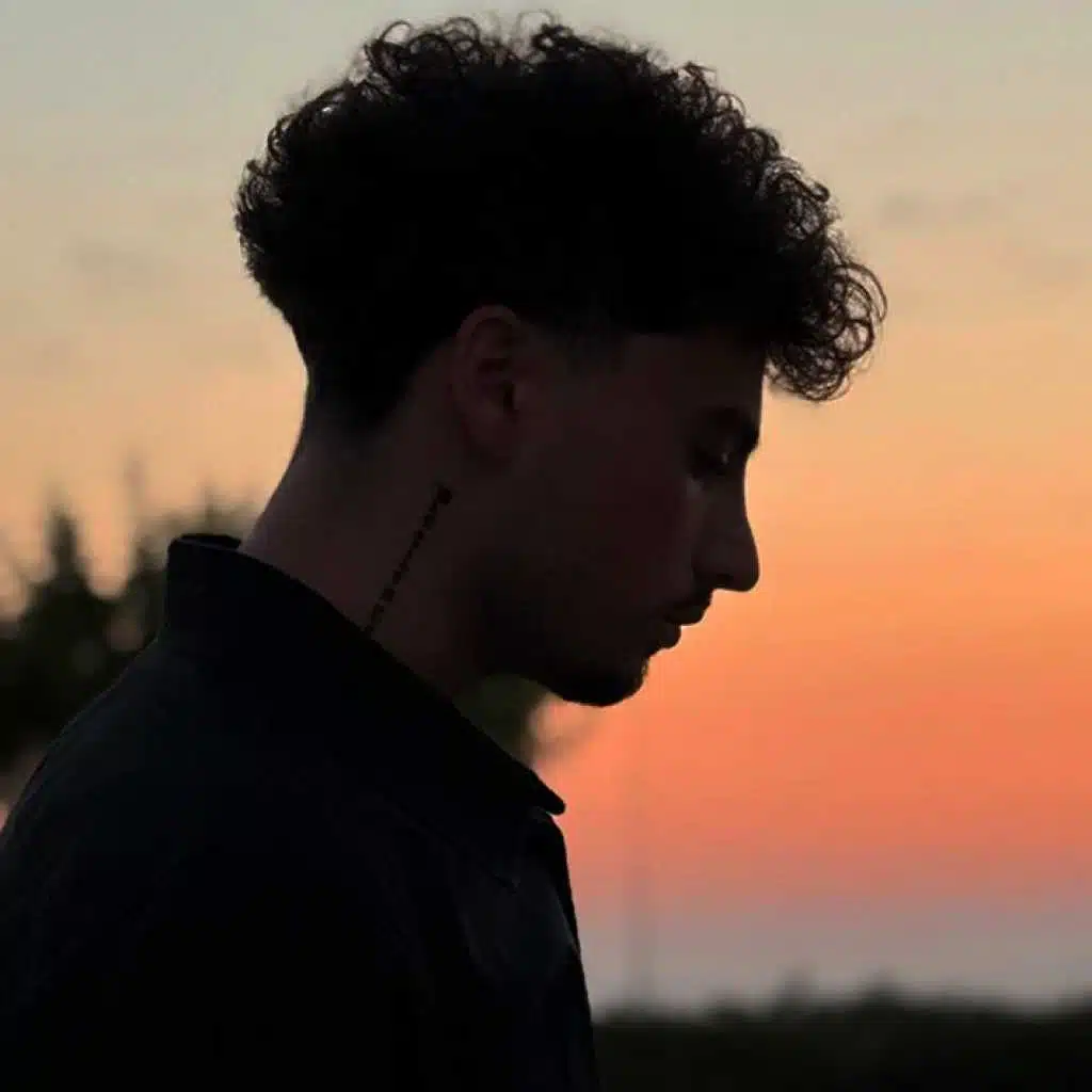 artist-header-image
