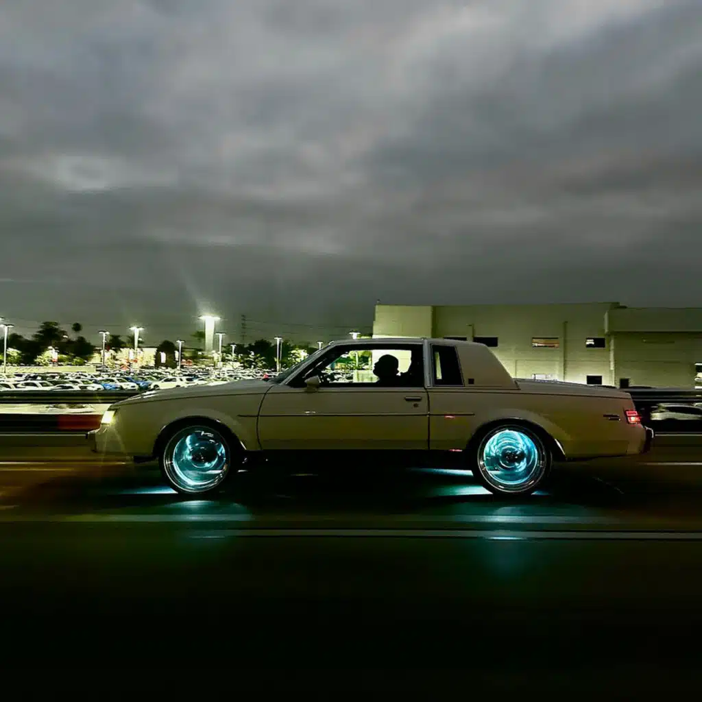 artist-header-image