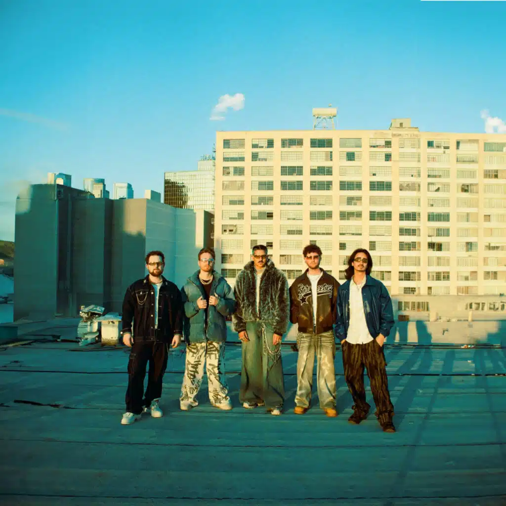 artist-header-image