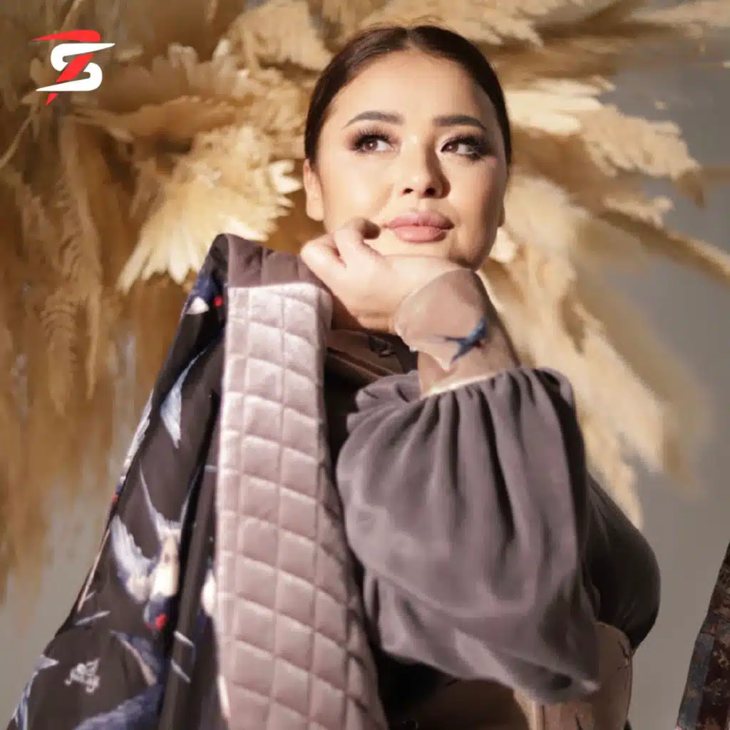 Үлкен сиськи бар балапандармен жыныстық қатынас