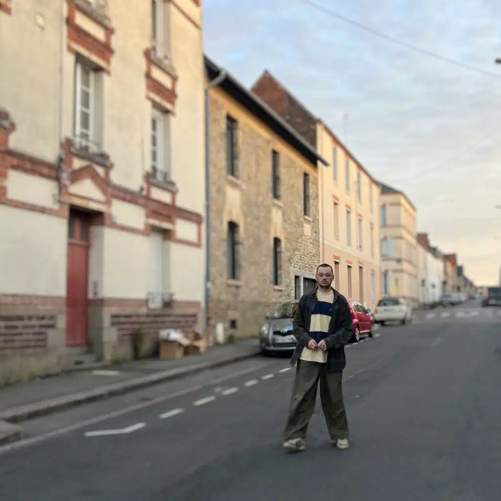 artist-header-image
