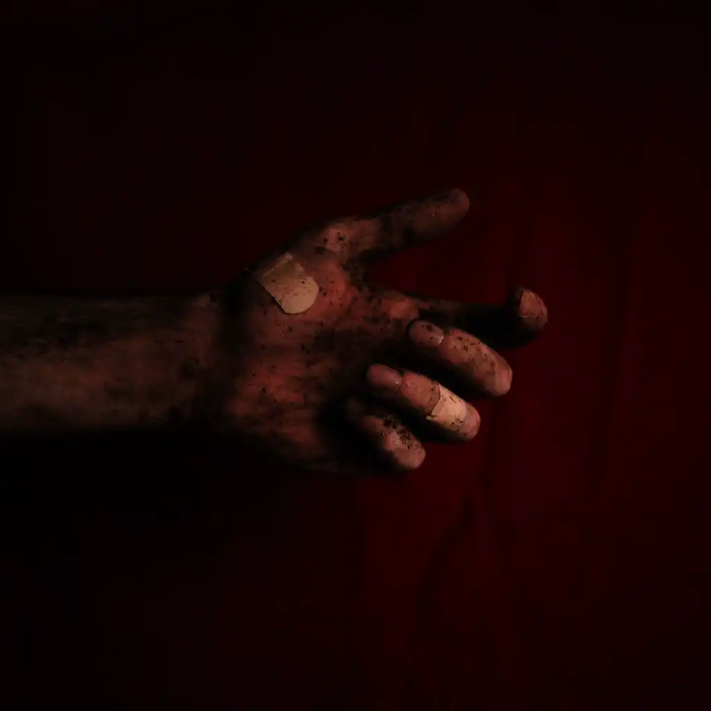 artist-header-image