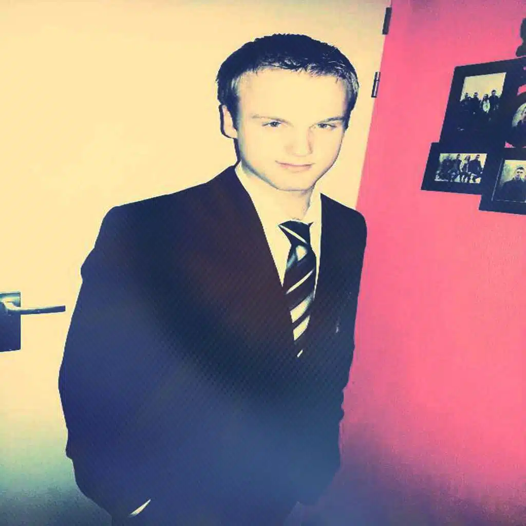 artist-header-image