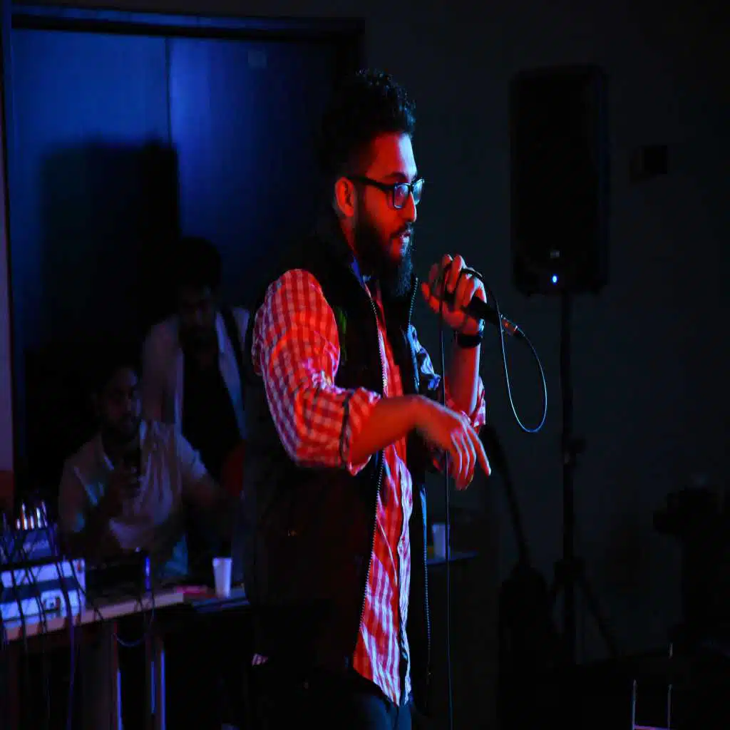 artist-header-image