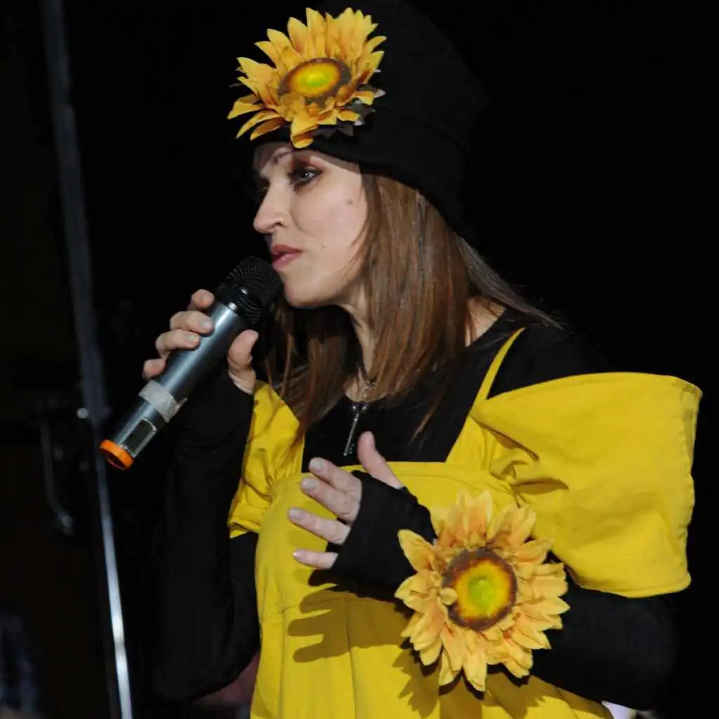 artist-header-image