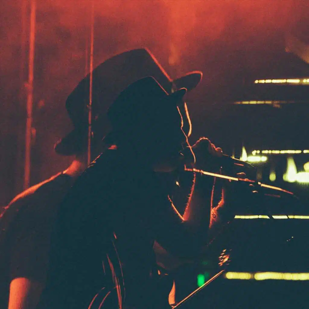 artist-header-image