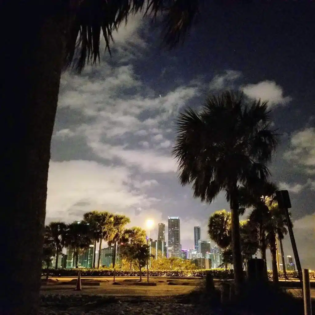 artist-header-image