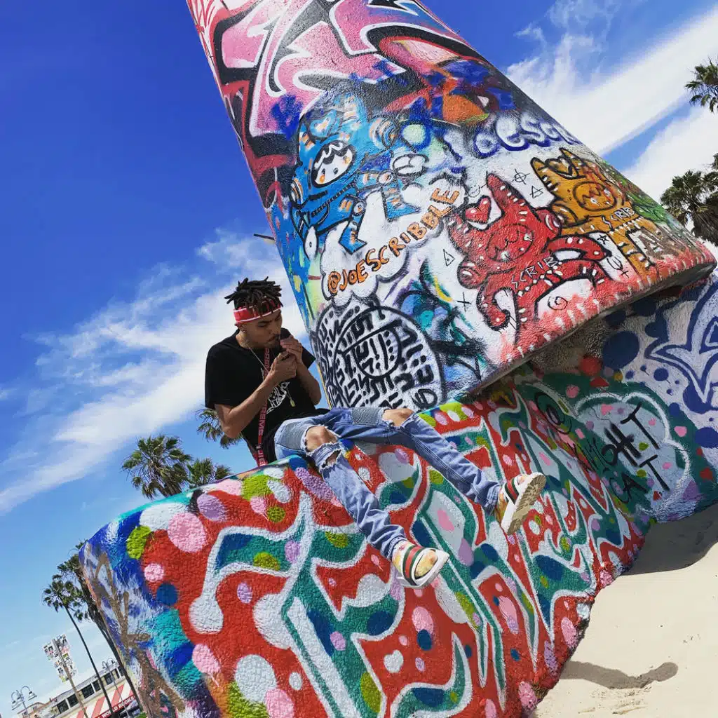 artist-header-image